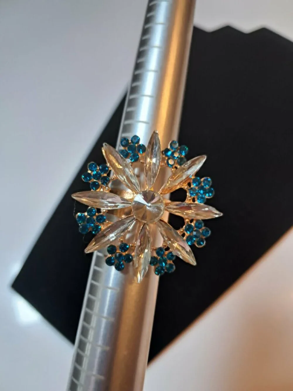 Vintage Gold Tone Floral Star Adjustable Rhinestone Ring